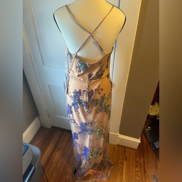 Prom Dress🤍 - Picture 3 of 3